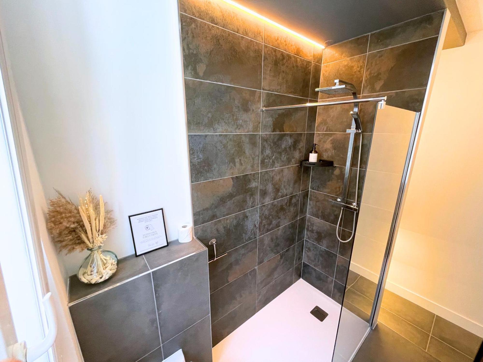 So Guest, Clou Dans Le Fer, Modern Suite Near Cathedral Reims Exterior foto